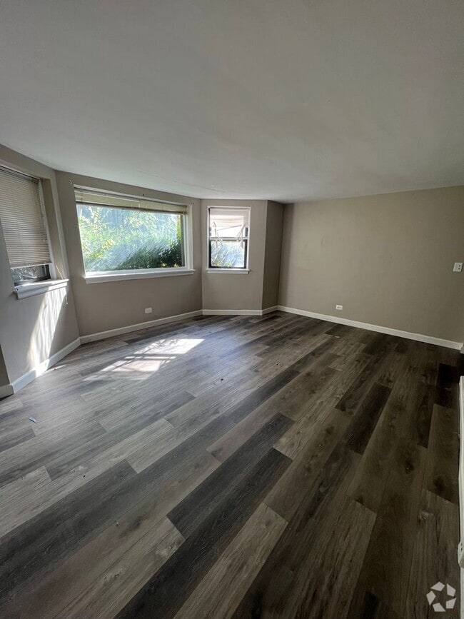 Building Photo - Mozart Unit Basement Rental