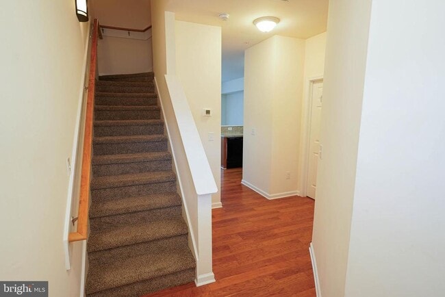 Photo - 439 Parkview Ct