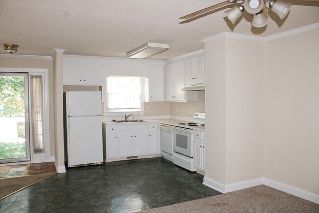 Photo - 3508 Providence Ln NW