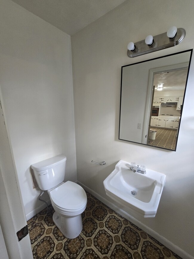 Photo - 1320 E Livingston St