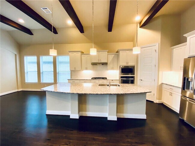 Photo - 821 Richardson Ln