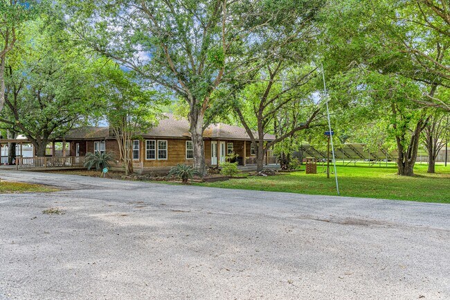 18718 Vickers Rd