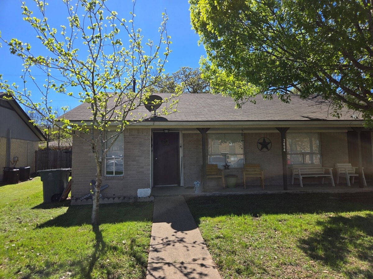 Photo - Bryan - West side - 2 bedroom / 1 bath duplex with fenced in back yard.