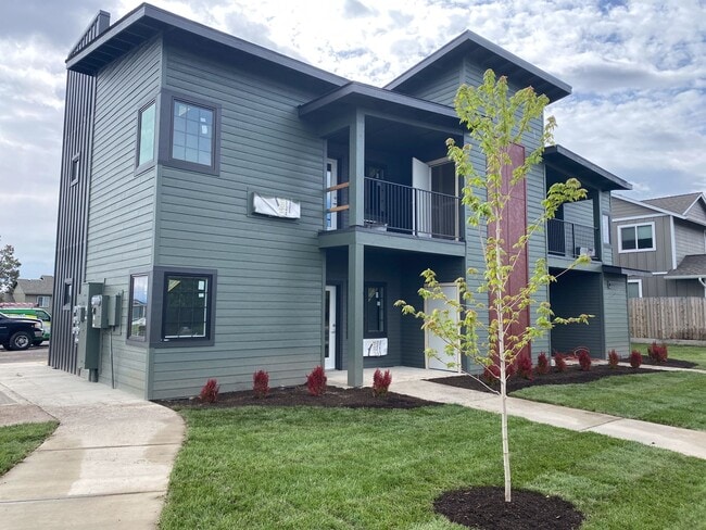 Building Photo - Great New Lava Ct Apartments! Unit 102