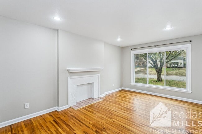 Photo - Large bi-level duplex in College Hill