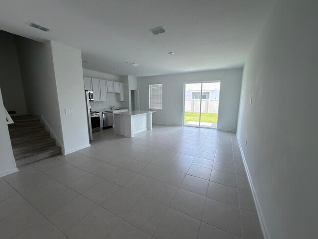 Photo - 3028 Westview