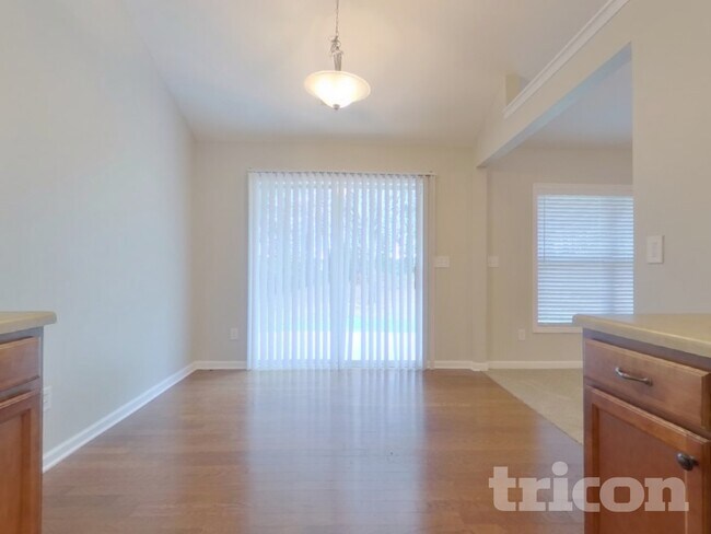 Photo - 1187 Balvaird Dr SE