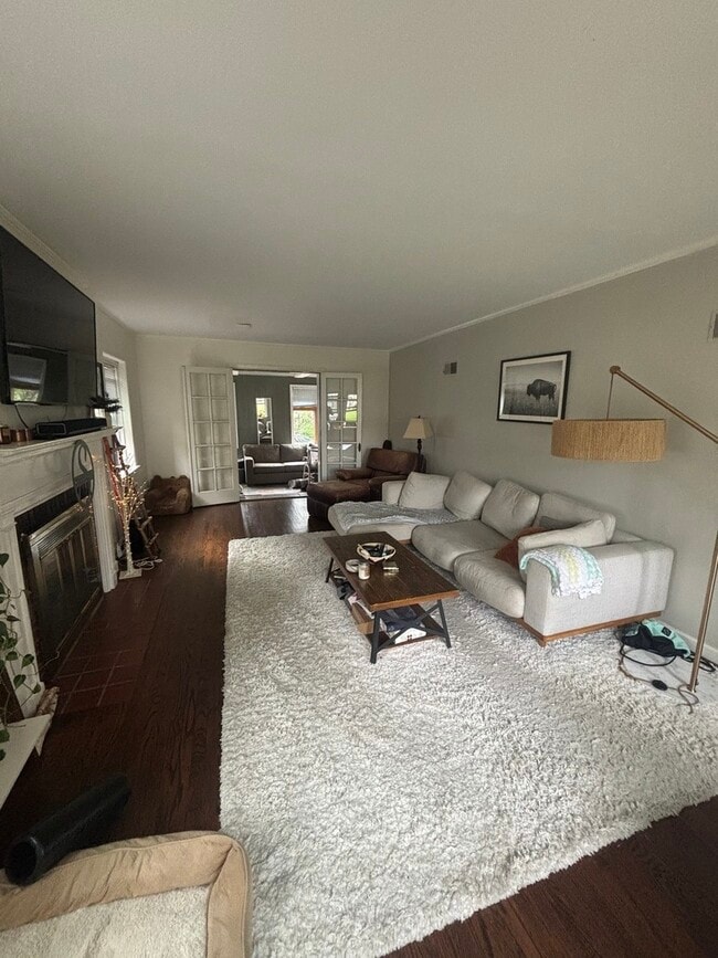 Photo - 290 Elm Park Ave