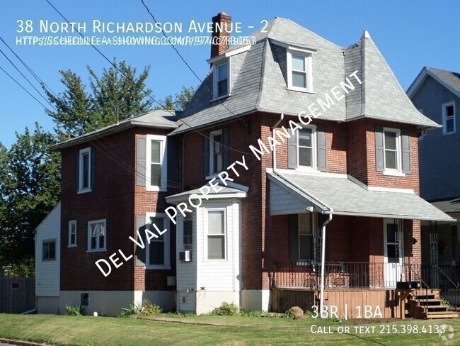 Building Photo - Updated Second Floor Apartment for Rent in... Unit 2