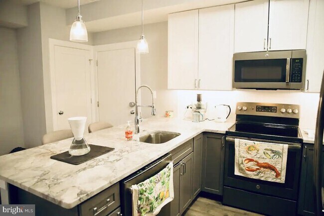Building Photo - 1340 Nicholson St NW Unit 4 Rental