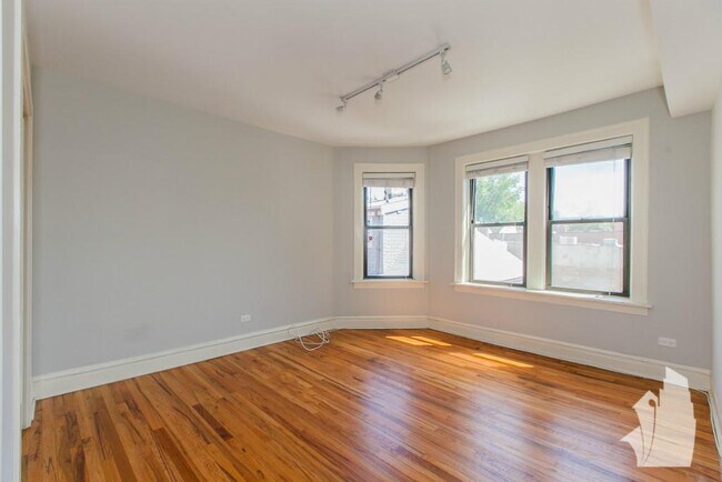 2234 W Wilson Ave Unit 2