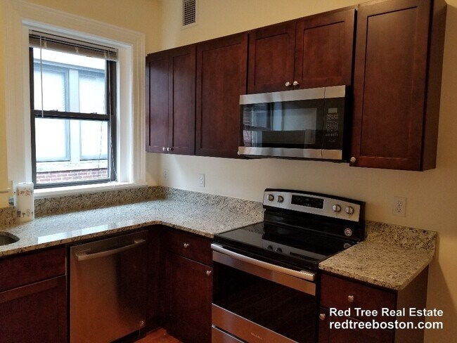 1463 Beacon St Unit 3