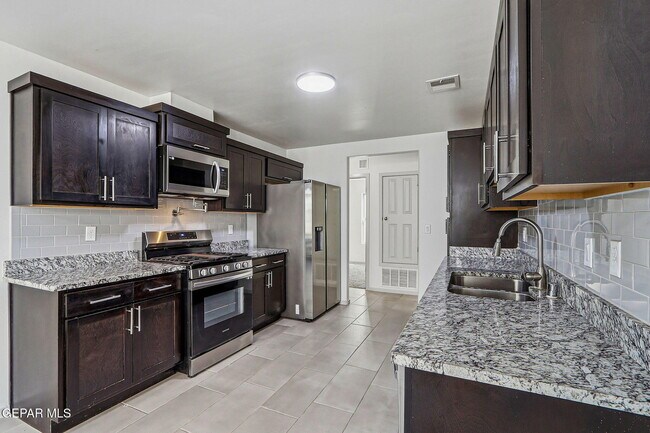 Photo - 1173 Summer Rain St