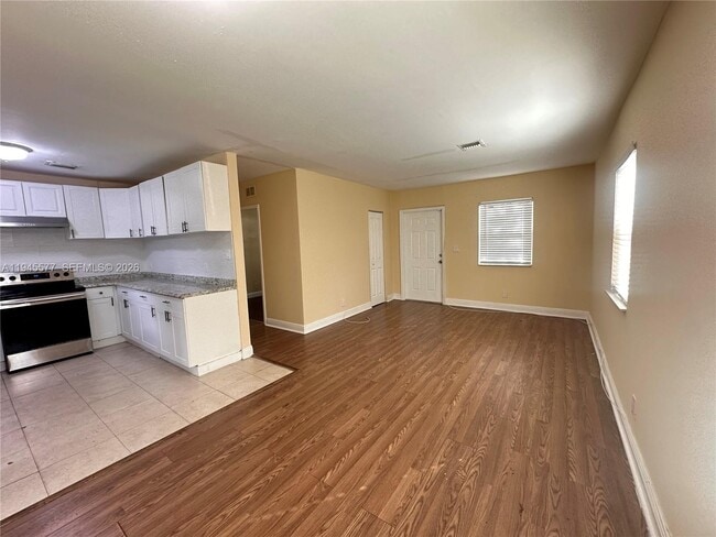 Photo - 1701 NW 14th Ct