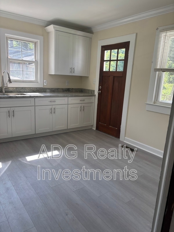 Photo - 900 E 4th Ave