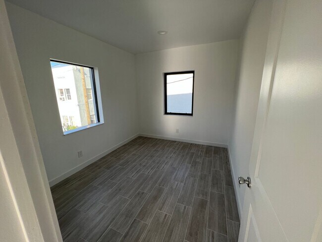 Photo - 544 NW 35 ST Unit 544 NW 35 street #Upstairs