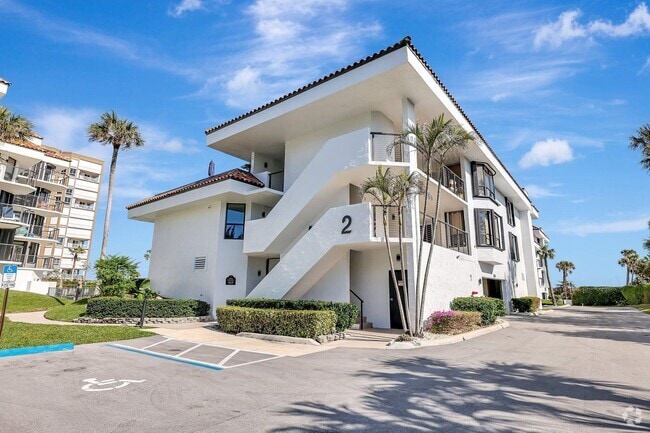 Building Photo - 4100 N Hwy A1A Unit 211 Rental