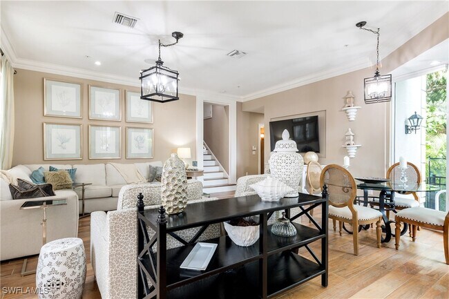 Photo - 993 8th St S