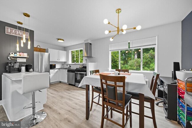 Photo - 10305 Montrose Ave Unit 10305