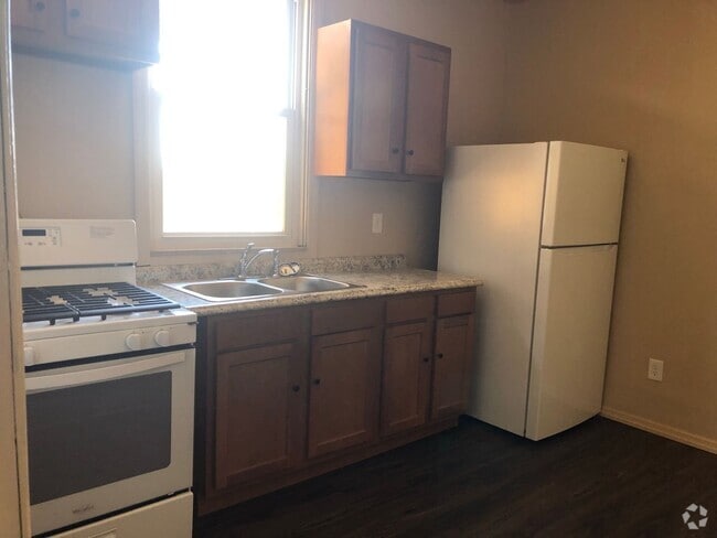 Building Photo - 1113 Broadway Ave Unit 1113 Broadway Fl 2 Rental
