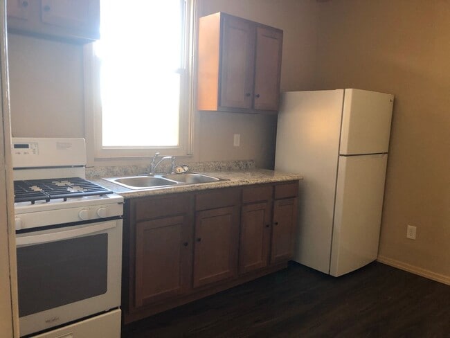 Building Photo - 1113 Broadway Ave Unit 1113 Broadway Fl 2 Rental