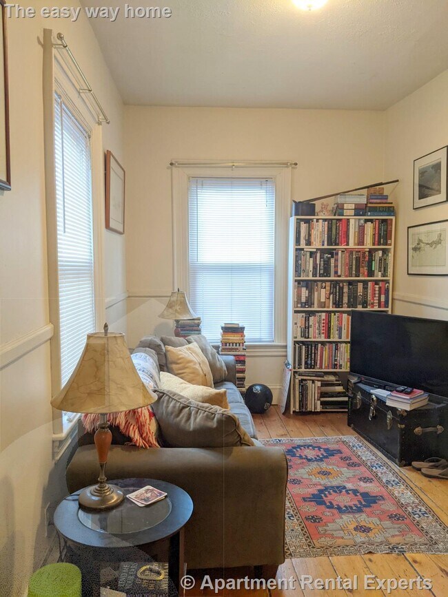 Photo - 2 Evergreen Square Unidad #1