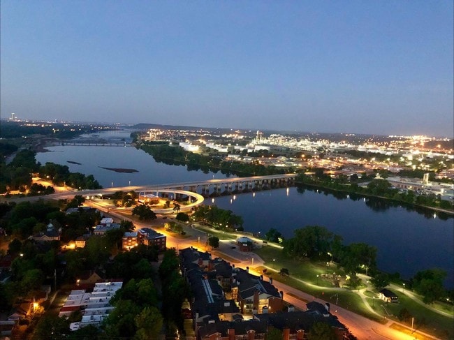 Photo - University Club Apartments