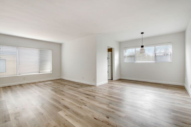 Photo - 943 6th St Unit E