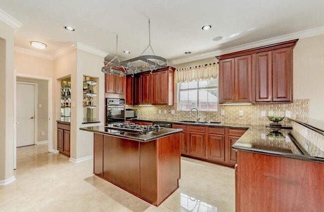 Photo - 303 N Elder Grove Dr