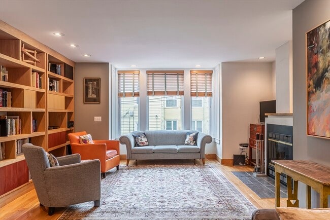 Photo - 54 Trowbridge St