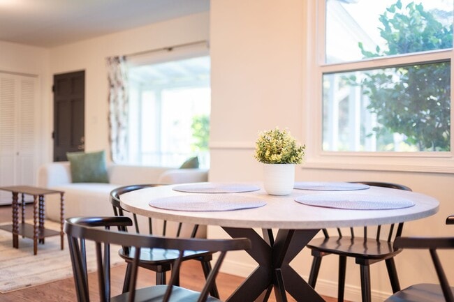 Photo - Charming Bungalow with King Size Bed