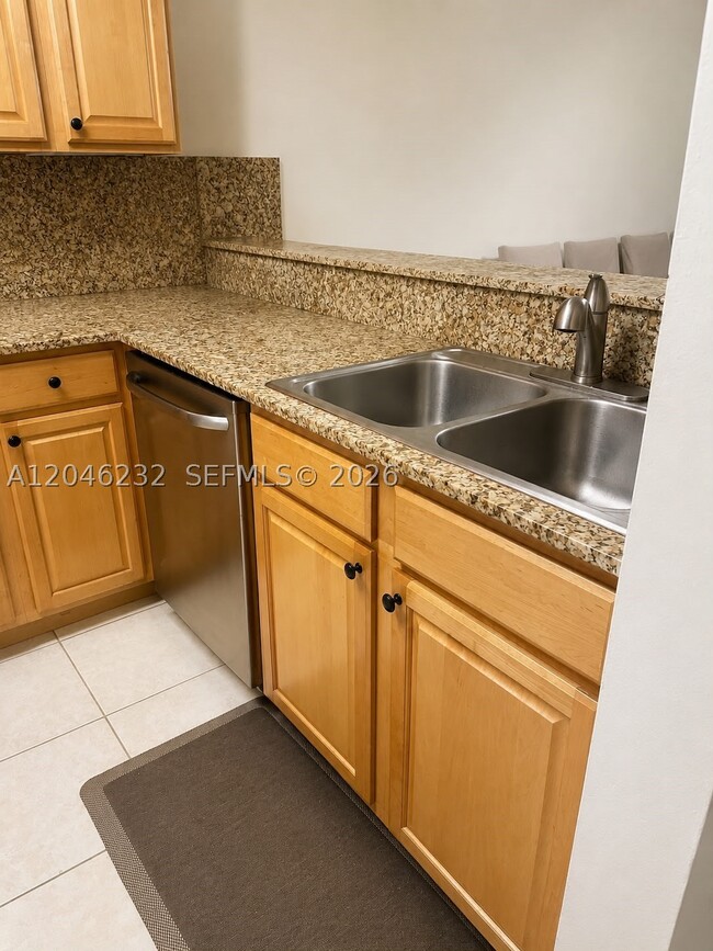 7954 NW 41 Ct