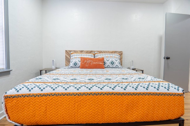 Photo - 2008 Page Ave