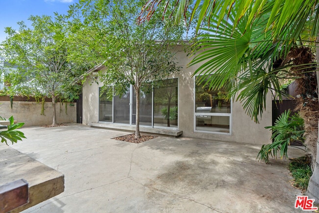 625 Santa Clara Ave