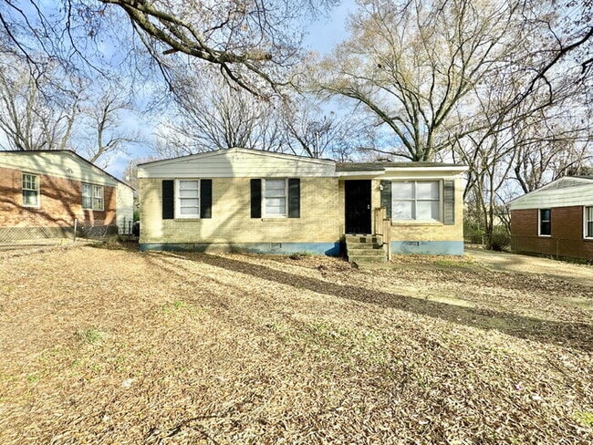 Photo - 3462 Mark Twain St