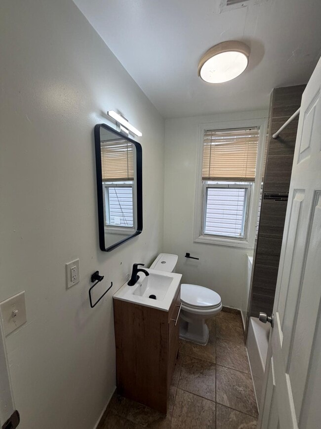 Photo - 886 S 17th St Unidad 2