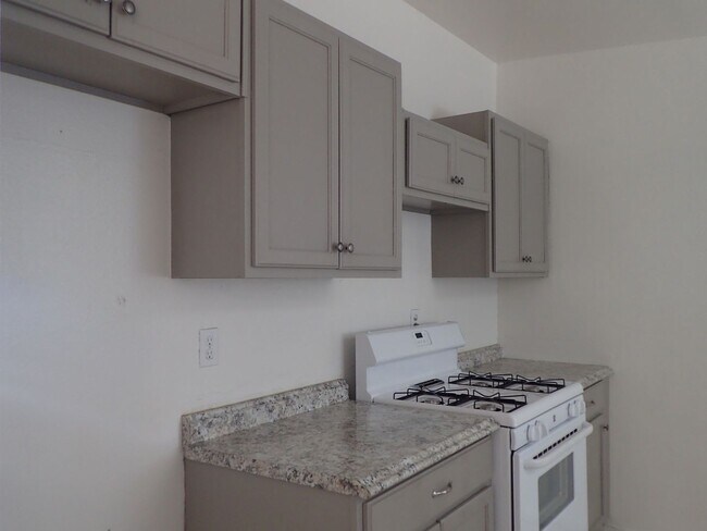 Photo - Cute spacious 3bd 1ba