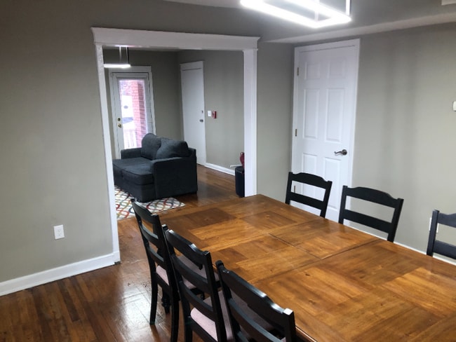 Photo - 2547 Cherry St