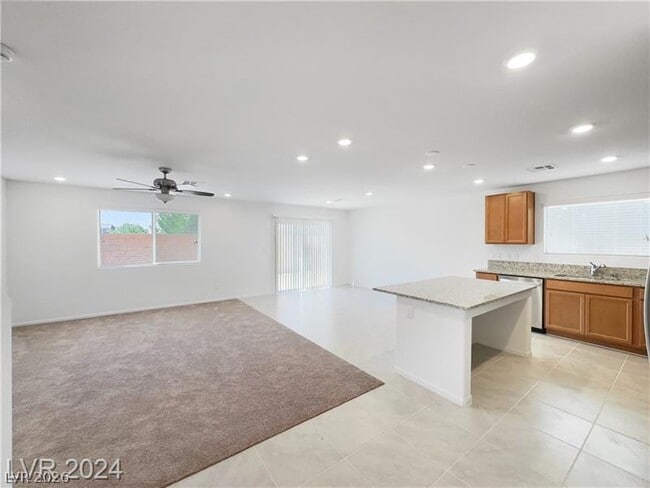 Photo - 5475 Barcola Ave