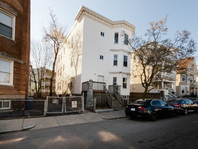 79 Topliff St Unit 2