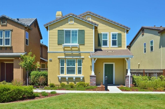 Photo - $3,950 / GORGEOUS 4 BEDROOM MODEL HOME IN EDEN SHORES AREA OF HAYWARD