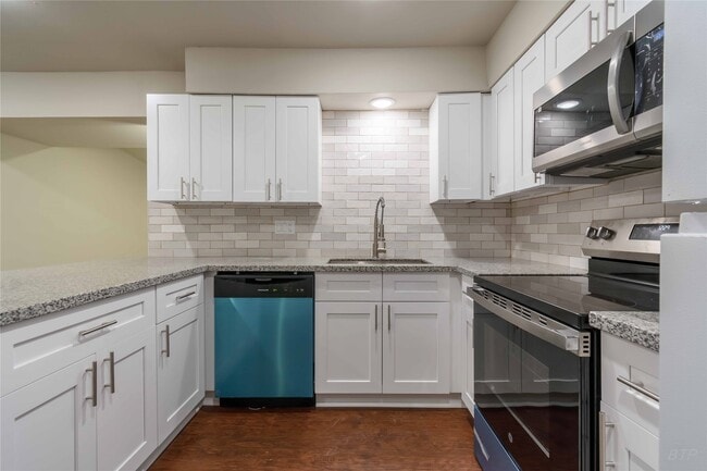 Building Photo - 12046 Beechnut St Rental
