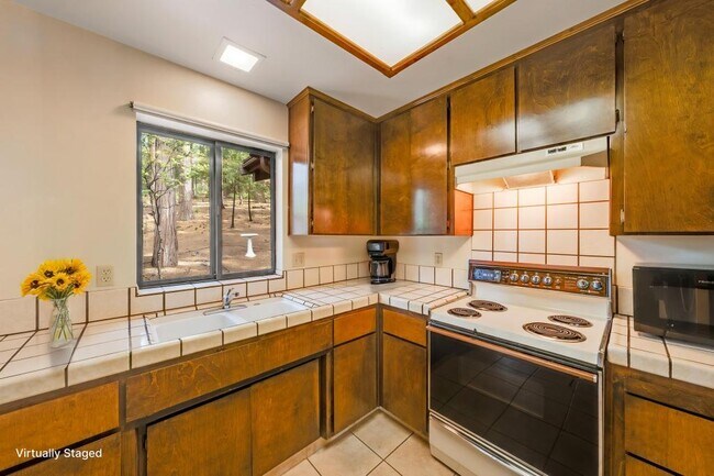 4949 Steelhead Ln