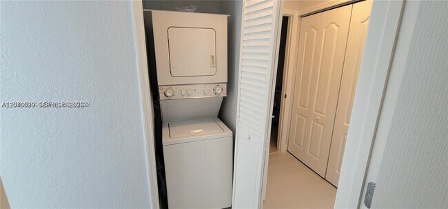 Photo - 6001 SW 70th St Unit 215