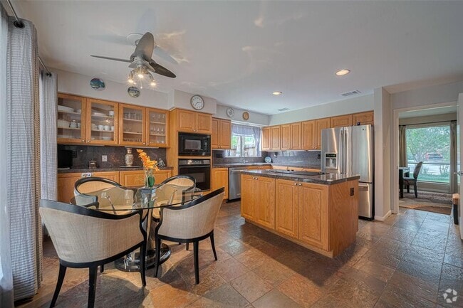 Building Photo - 12231 Carriage Hill Dr Rental