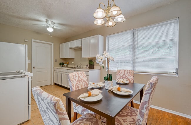 Photo - 2220 Eudine Dr W