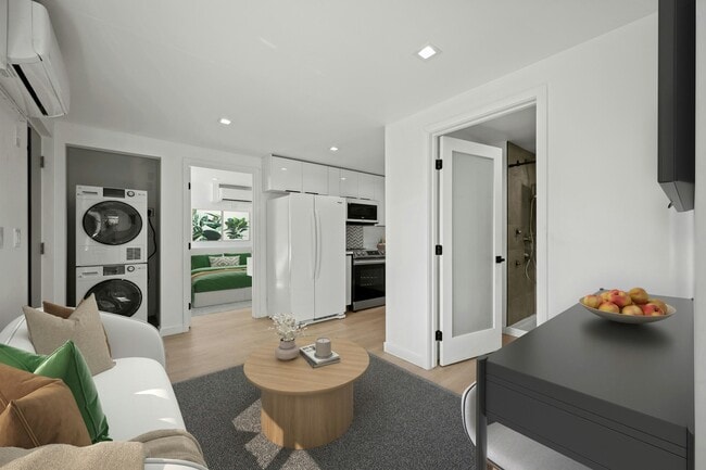 Photo - 1139 Bellevue Ave Unit 8