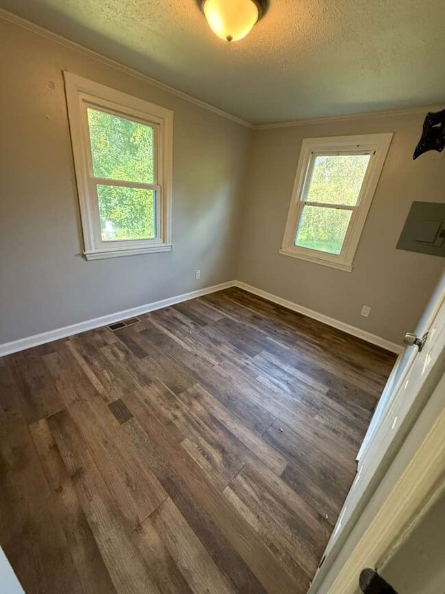 Photo - 1339 Cox Ave