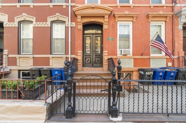 Building Photo - 1234 Park Ave Unit 3