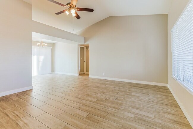 Photo - 1415 N Ironwood St